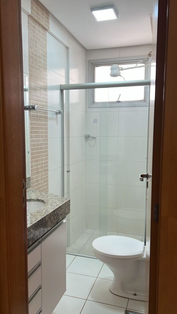 BANHEIRO-SUITE2-1-576x1024 Apartamento Mobiliado