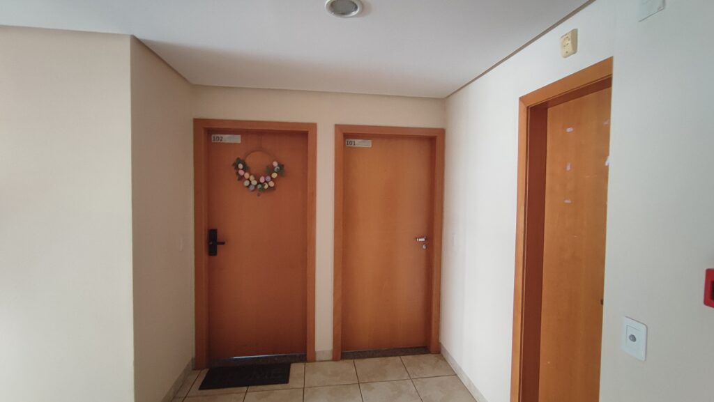 HALL-EXTERNO-DO-APTO-1-1024x577 Apartamento Mobiliado
